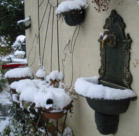 Brunnen im Winter